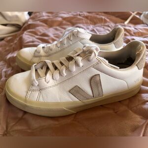 VEJA Campo leather and suede sneaker sz 8